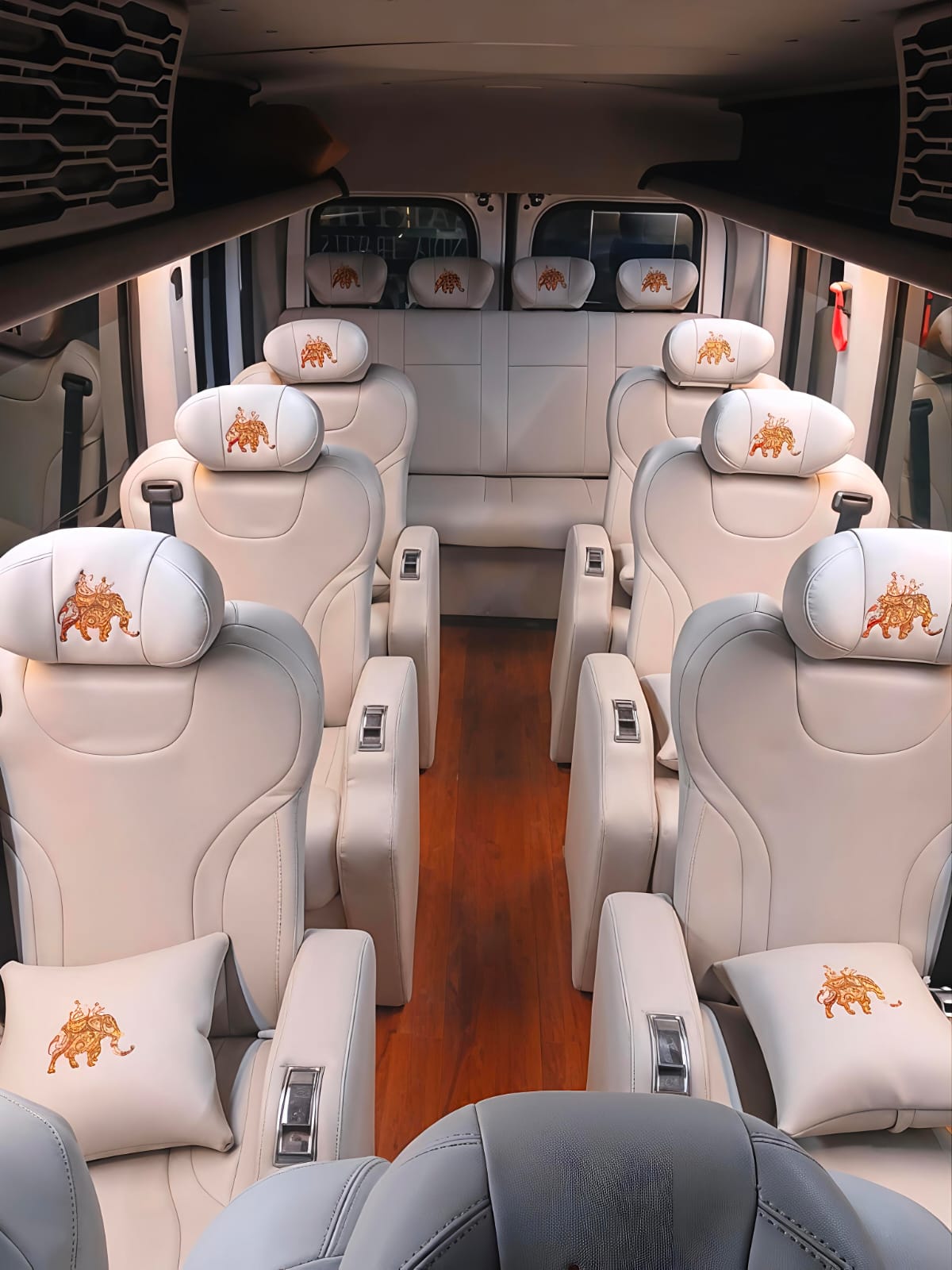 Urbania passenger cabin for group travel